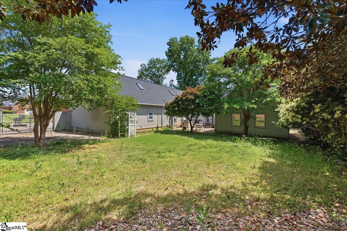 212 Watersedge Drive