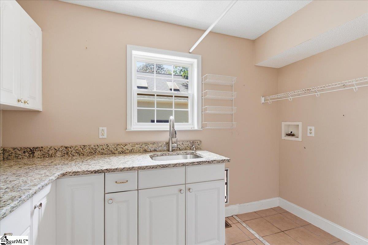 212 Watersedge Drive