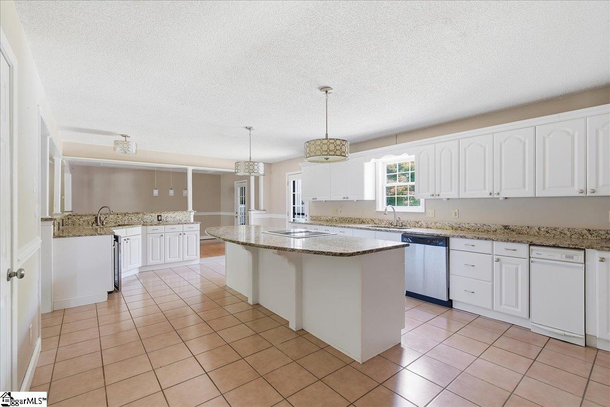 212 Watersedge Drive