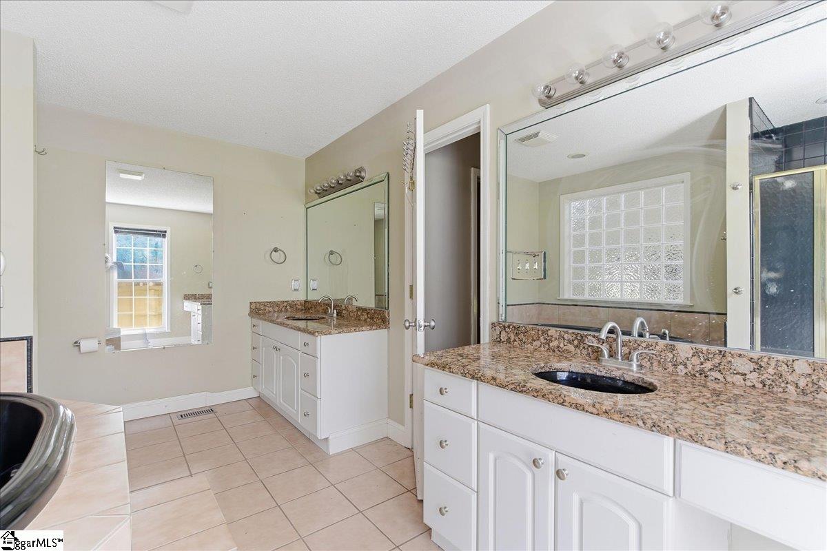 212 Watersedge Drive