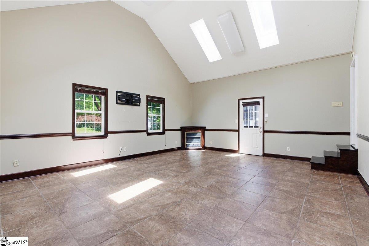 212 Watersedge Drive
