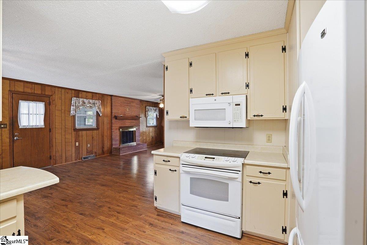 208 Skyland Drive