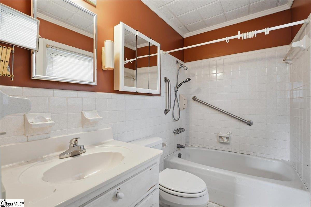 208 Skyland Drive