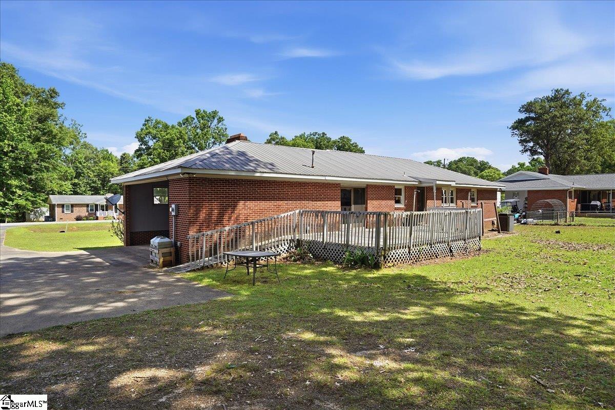 208 Skyland Drive