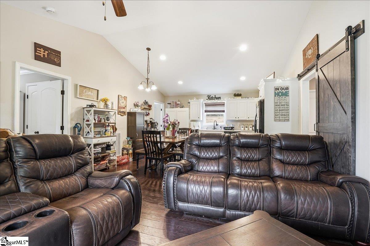 524 Secona Road