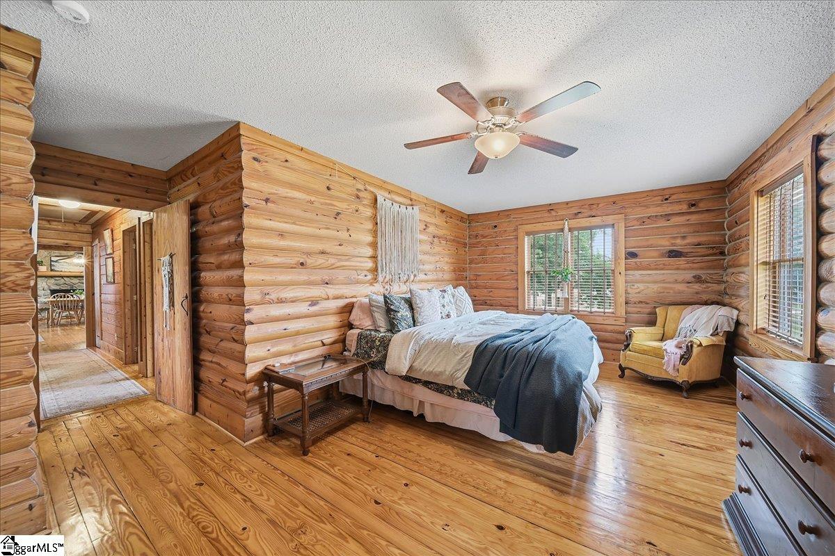60 Lakeside Drive