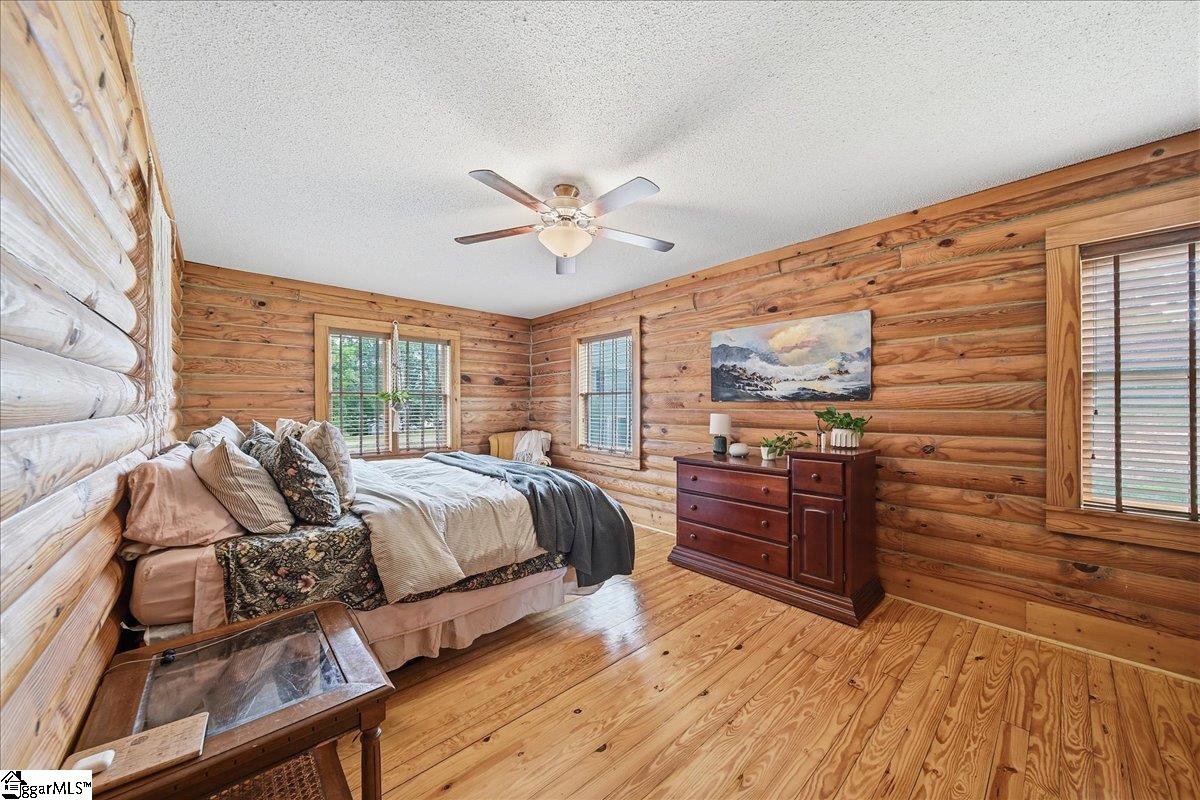 60 Lakeside Drive