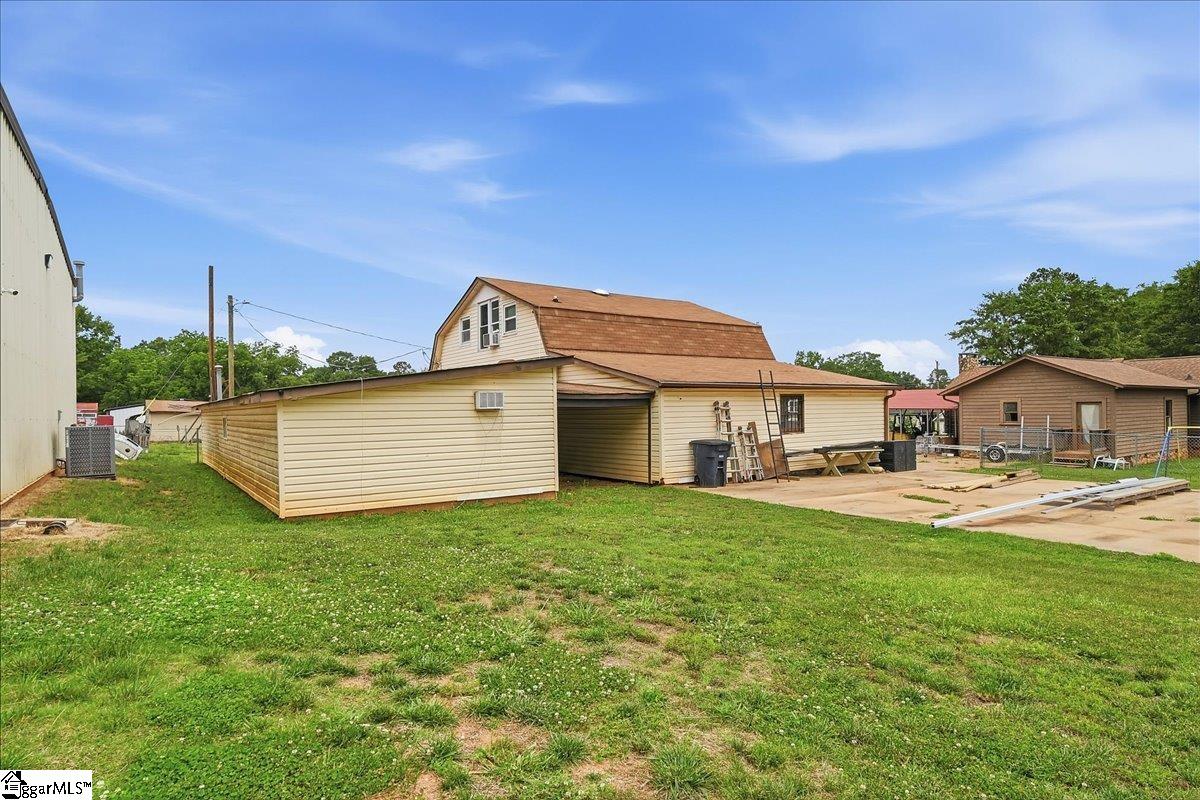 60 Lakeside Drive