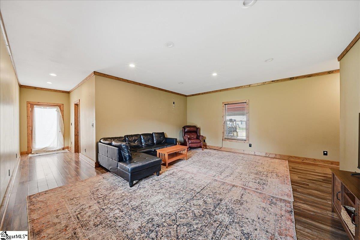 60 Lakeside Drive