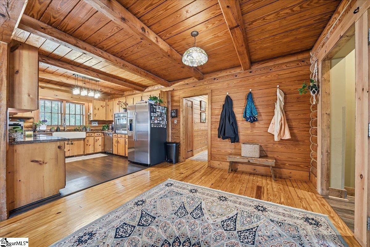 60 Lakeside Drive
