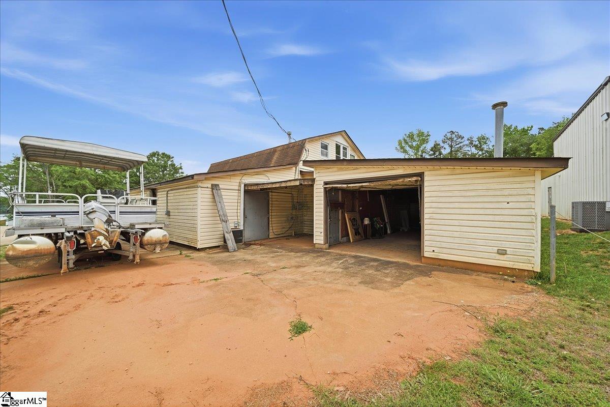 60 Lakeside Drive
