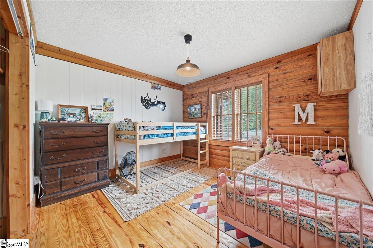 60 Lakeside Drive