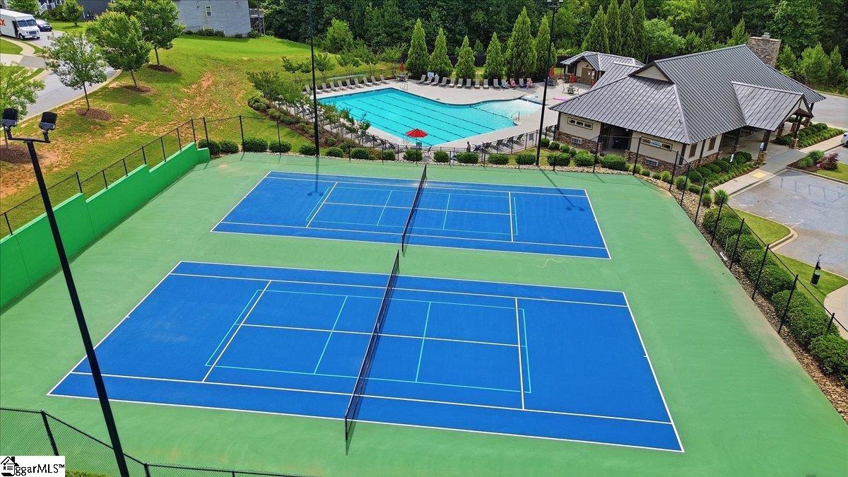 1 Foxmoor Court