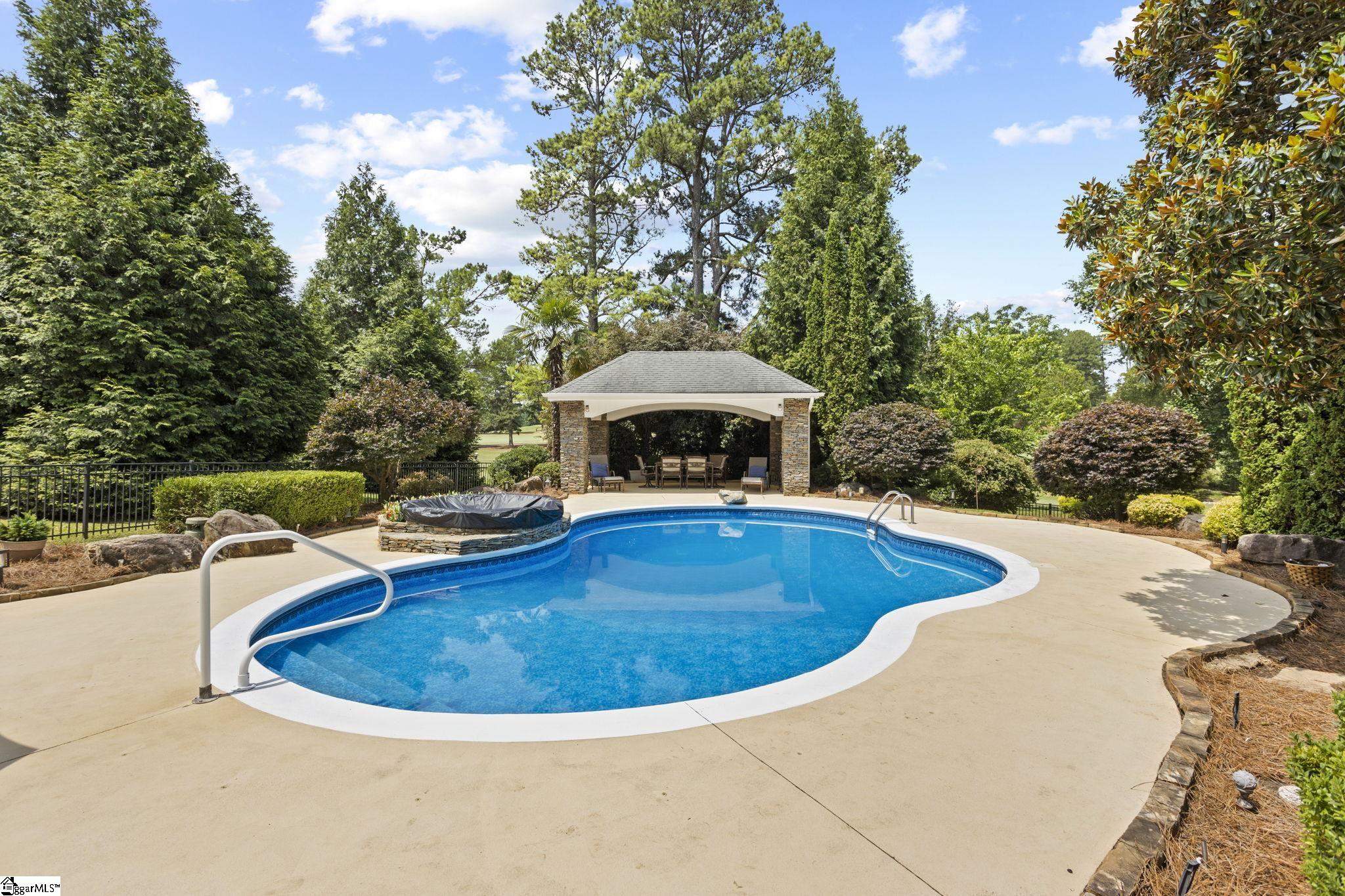 752 Three Wood Lane
