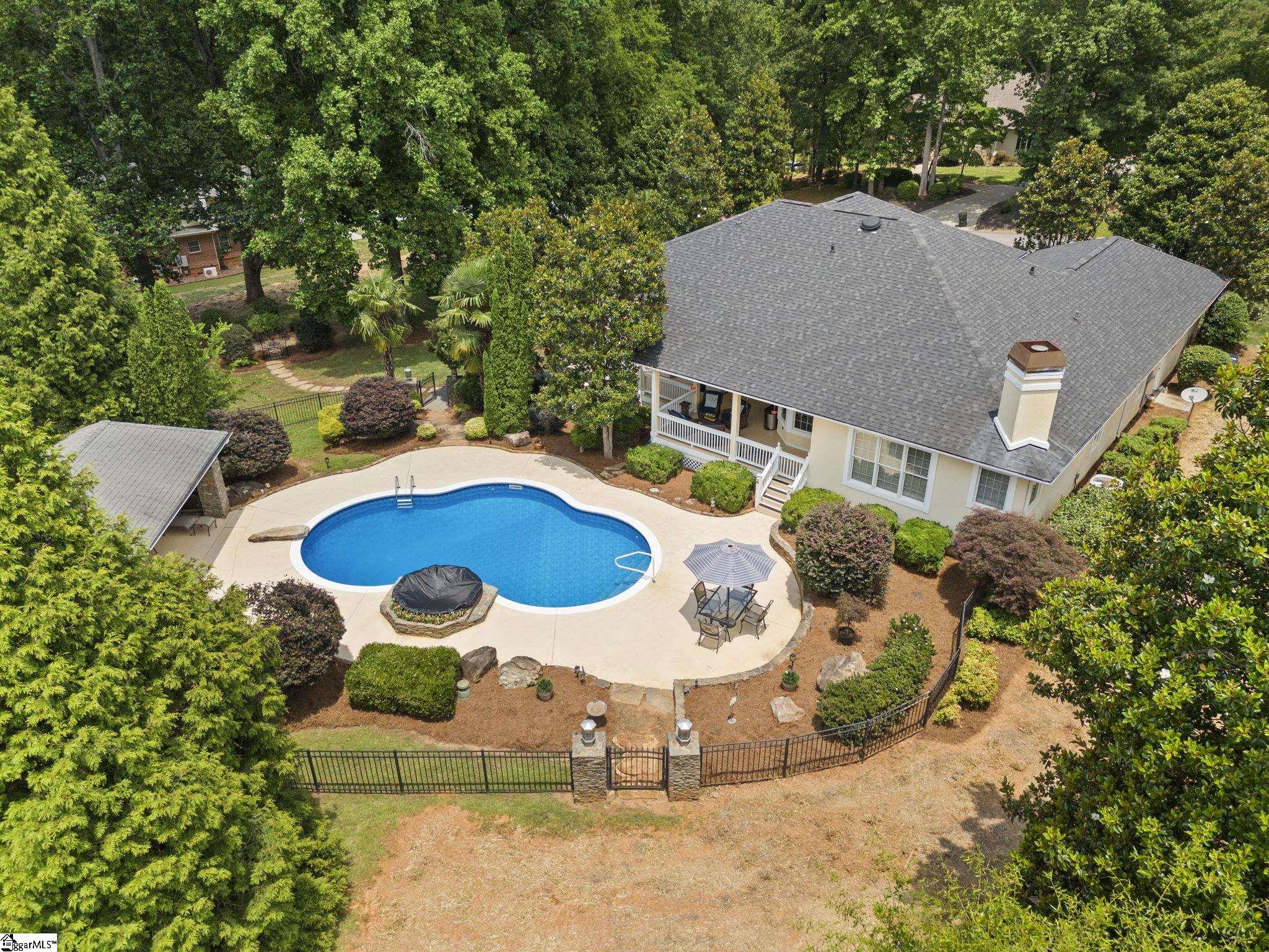 752 Three Wood Lane