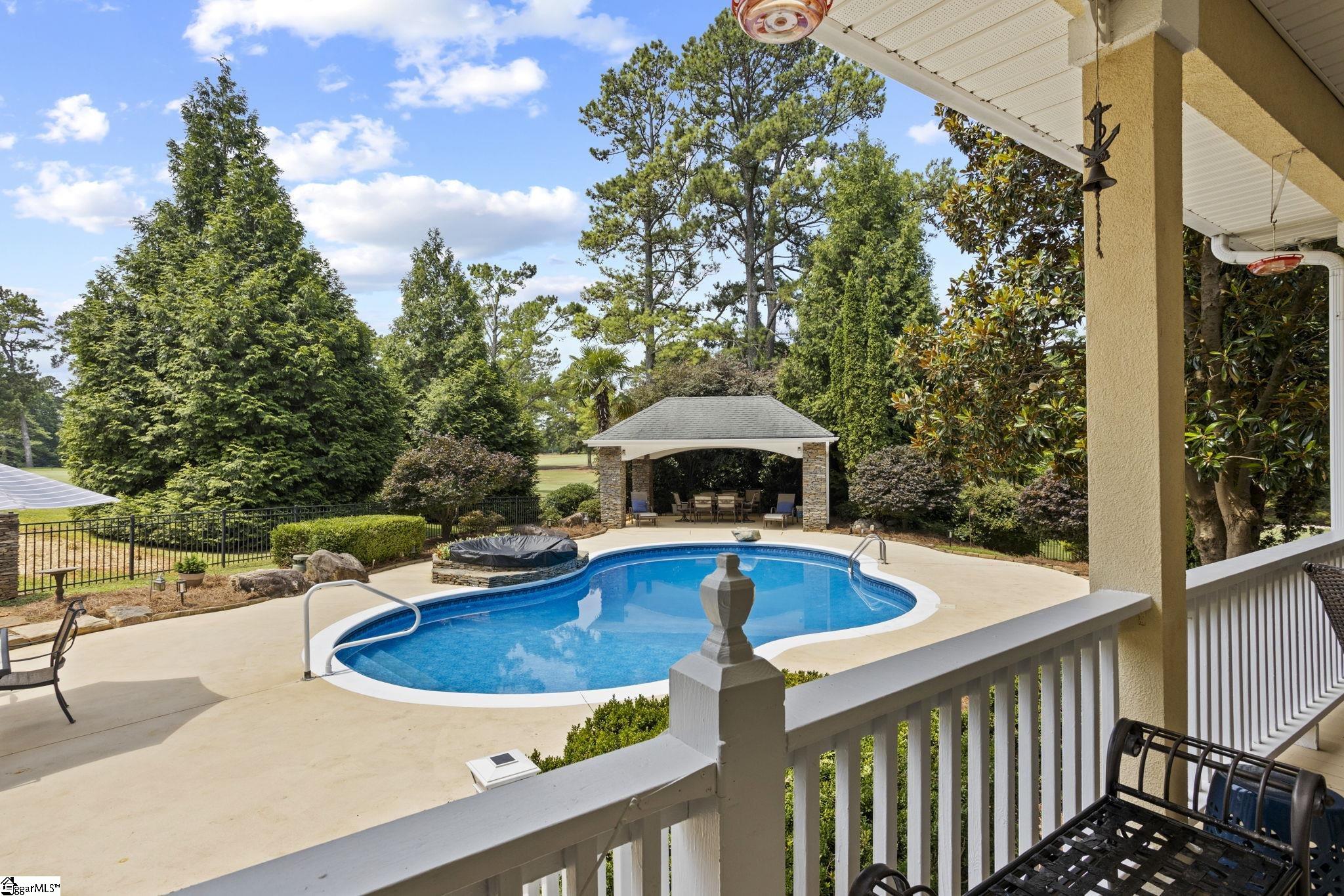 752 Three Wood Lane