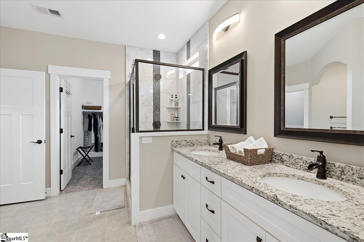 3044 English Cottage Way