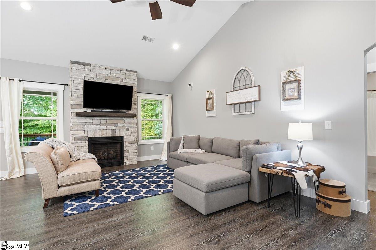 3044 English Cottage Way