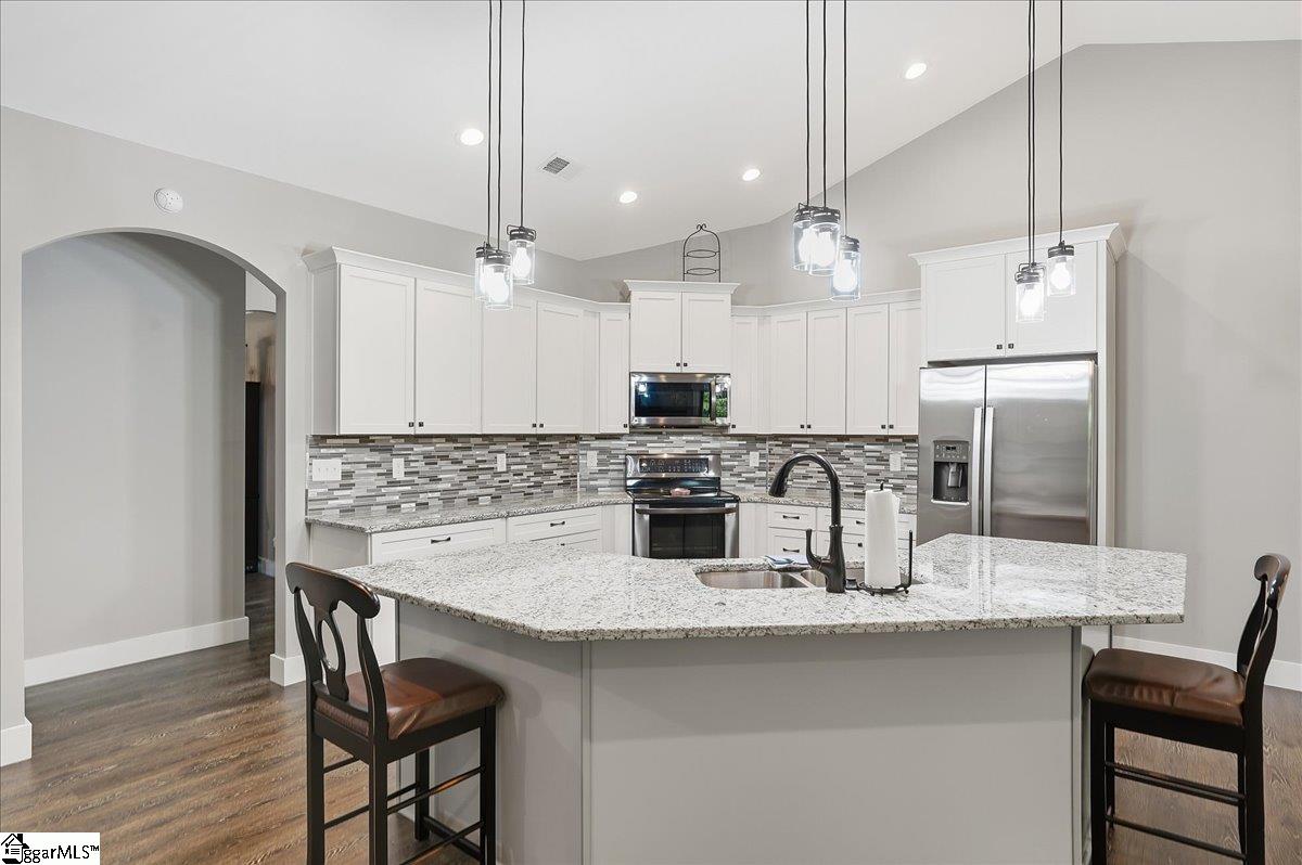 3044 English Cottage Way