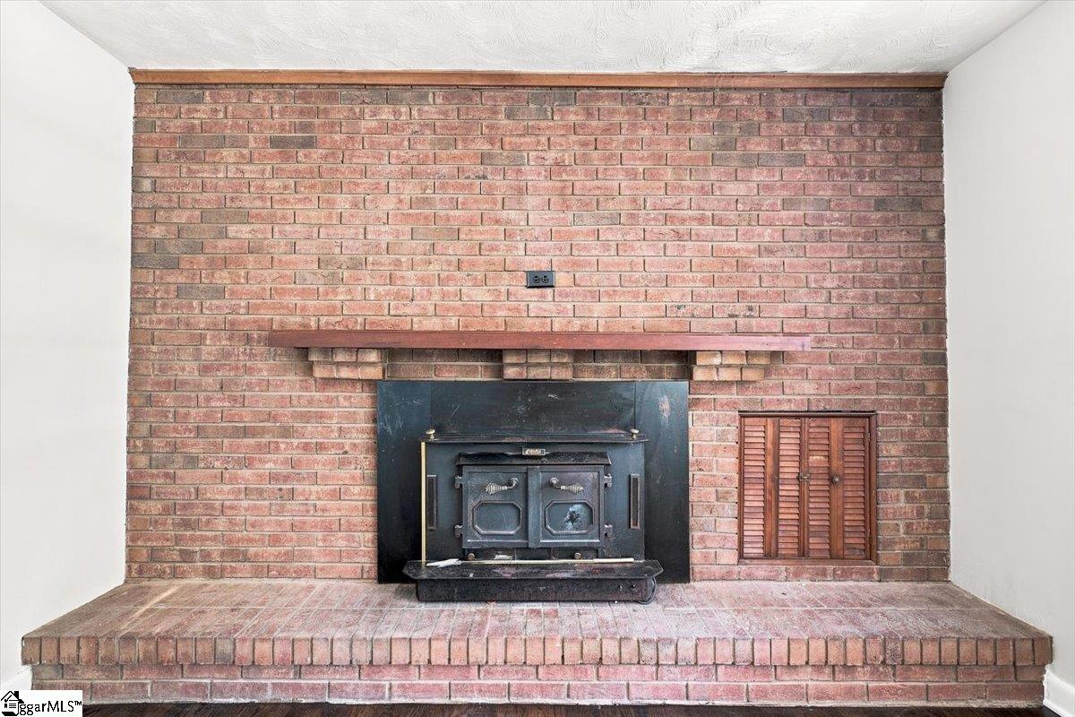406 Jasmine Street