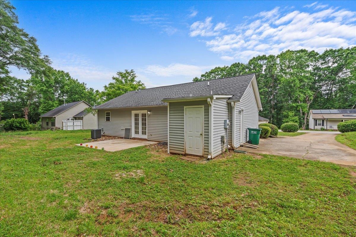 544 Holly Run Court