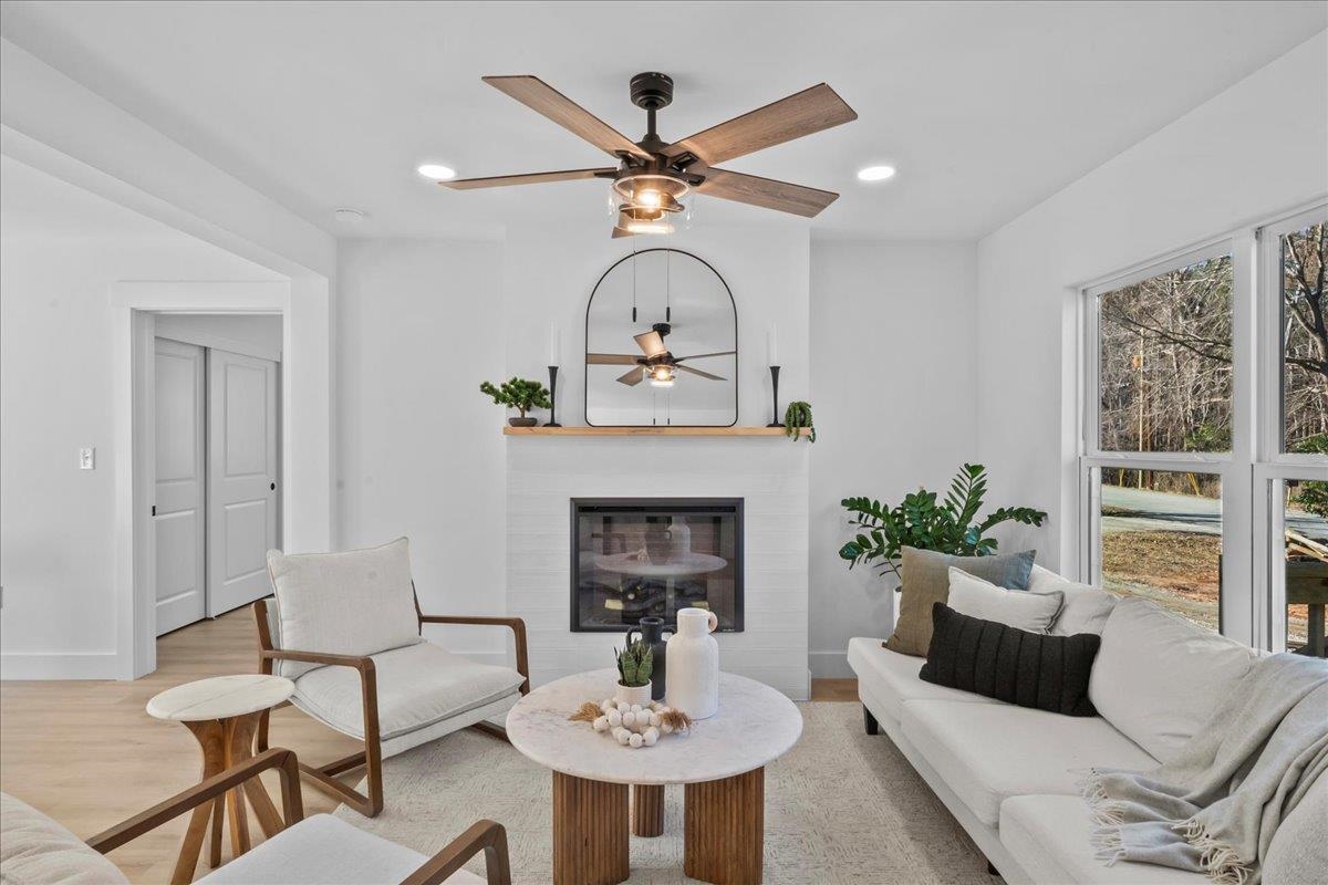 2304 Old Spartanburg Highway