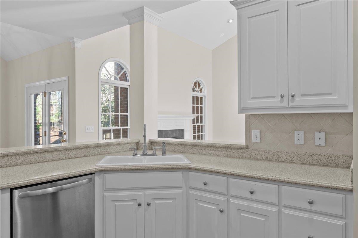 523 Meadowsweet Lane