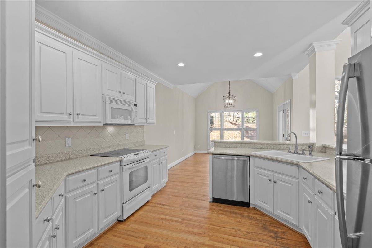 523 Meadowsweet Lane