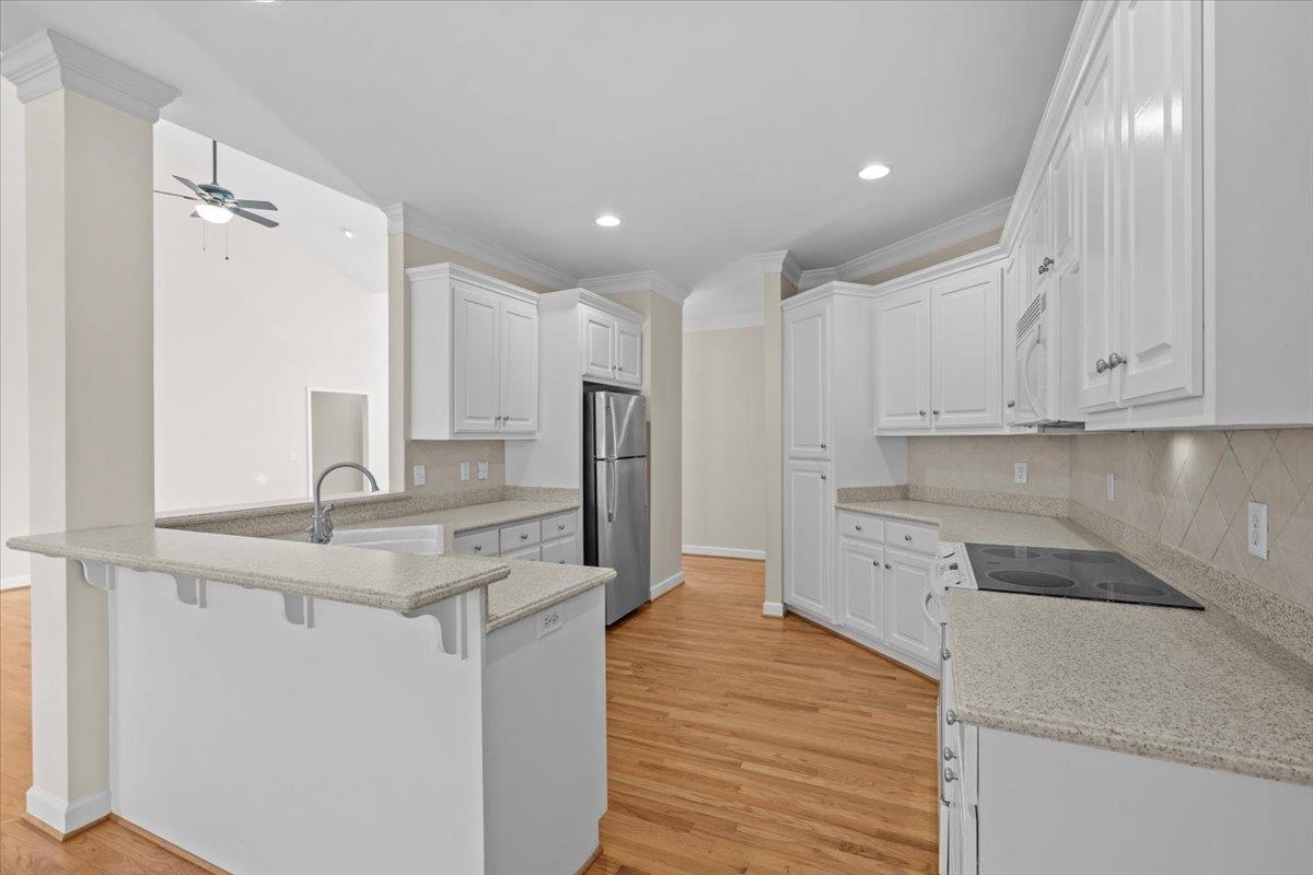 523 Meadowsweet Lane