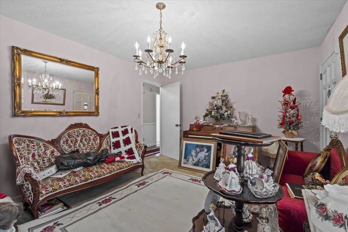 500 W Rutherford Street