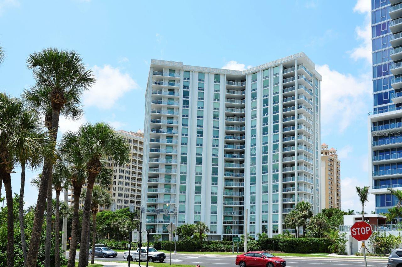 1111 N GULFSTREAM AVE #4E