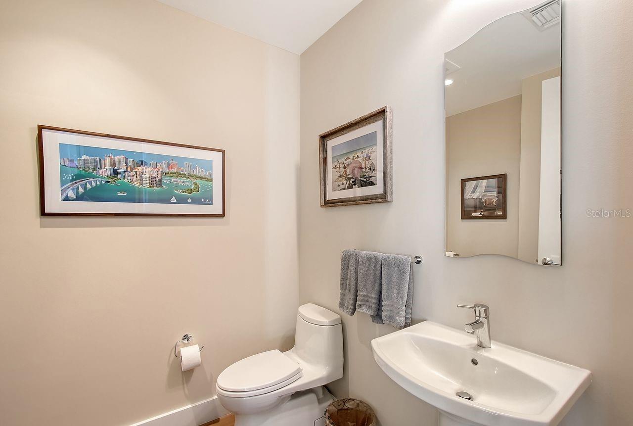 1155 N GULFSTREAM AVE #607