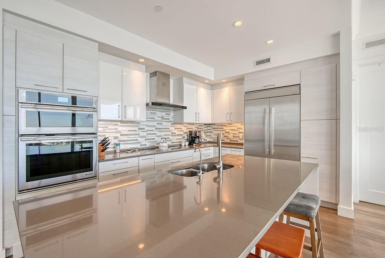 1155 N GULFSTREAM AVE #607