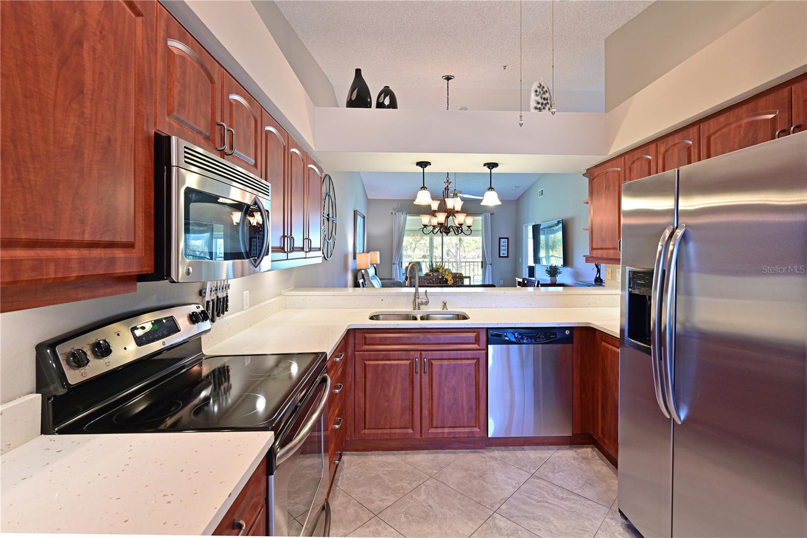 6912 DREWRYS BLF #608