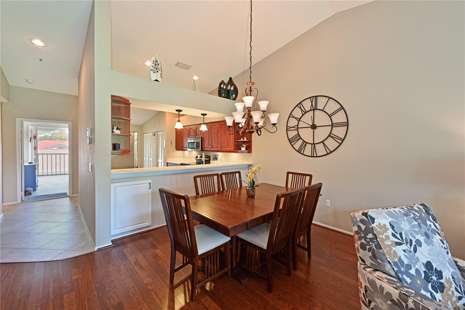 6912 DREWRYS BLF #608