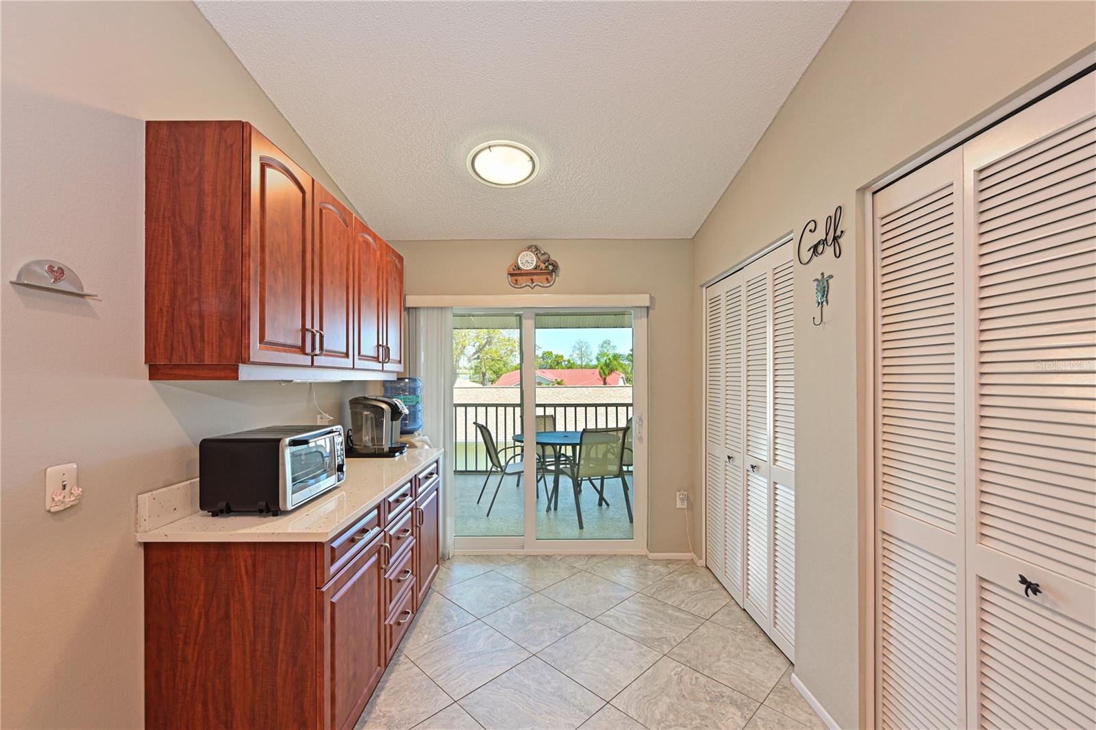 6912 DREWRYS BLF #608