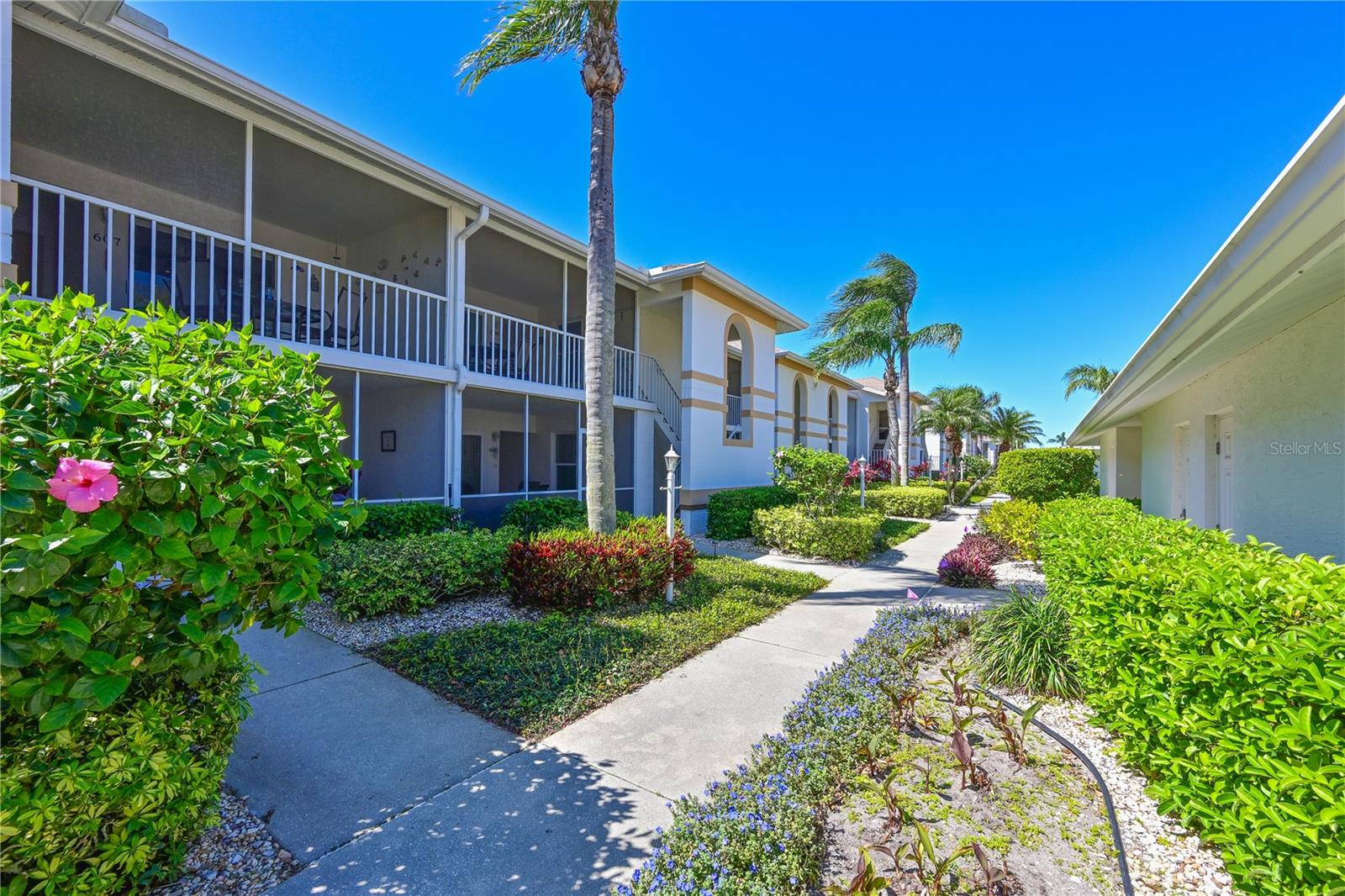 6912 DREWRYS BLF #608