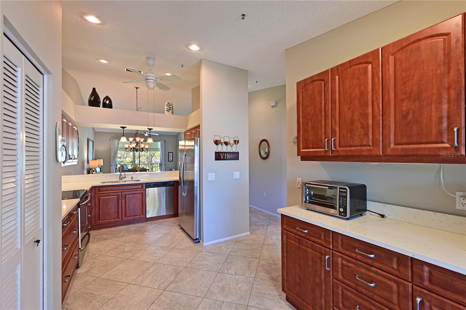 6912 DREWRYS BLF #608