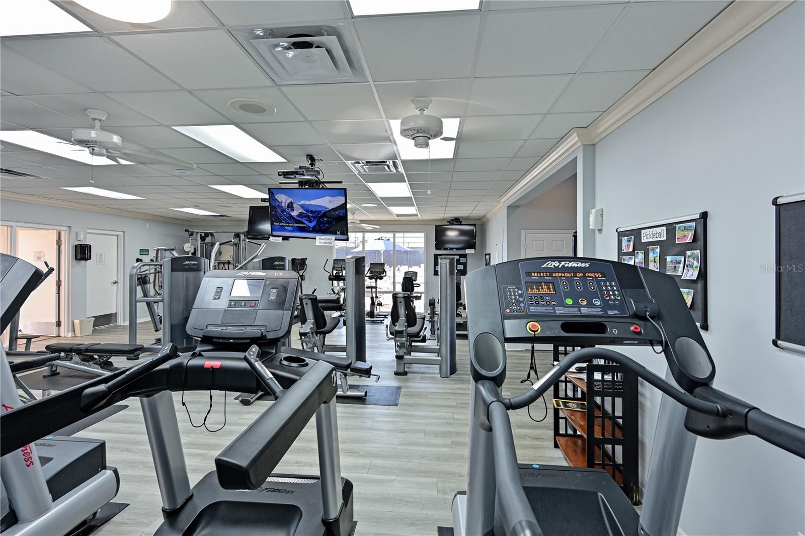 6912 DREWRYS BLF #608