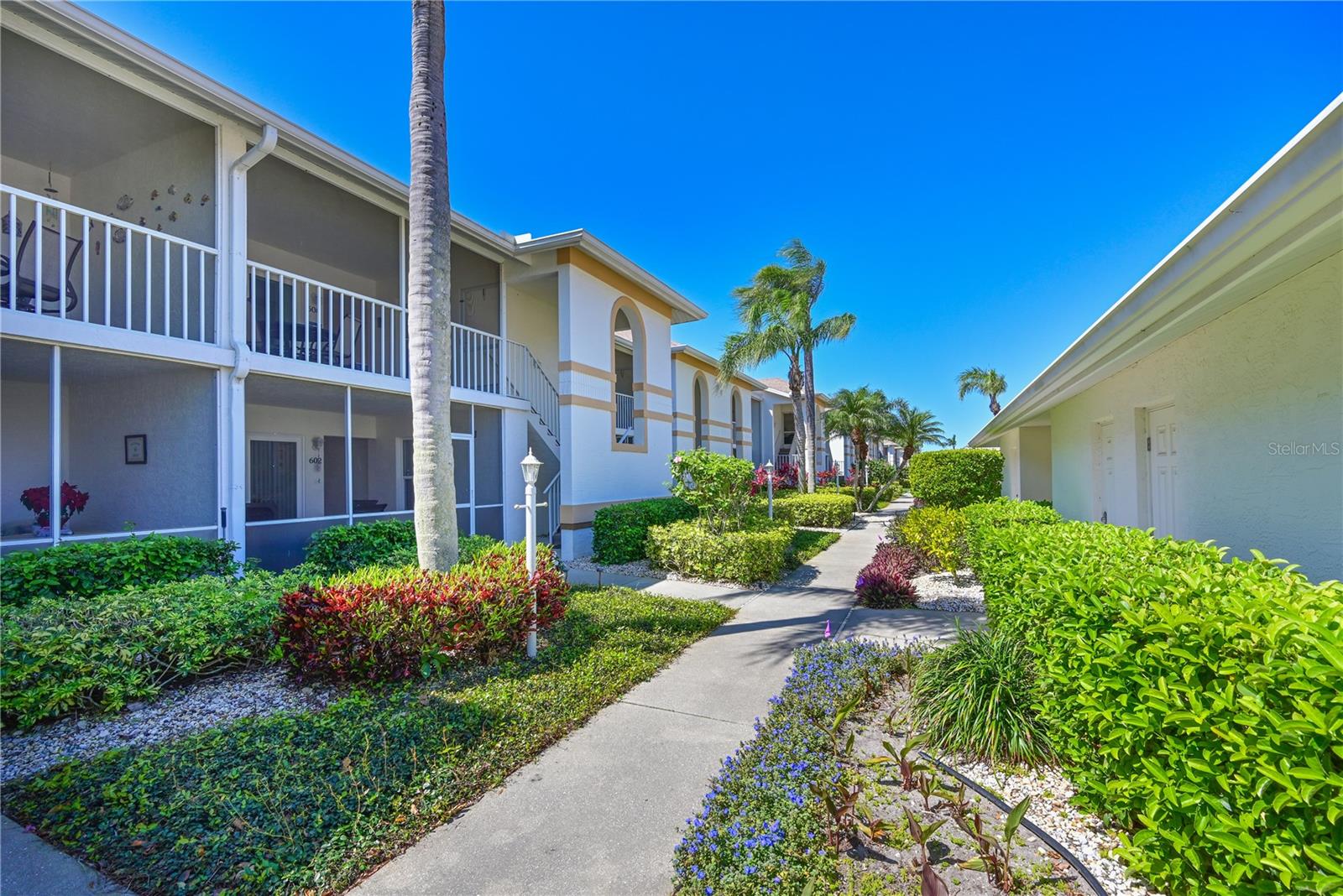 6912 DREWRYS BLF #608