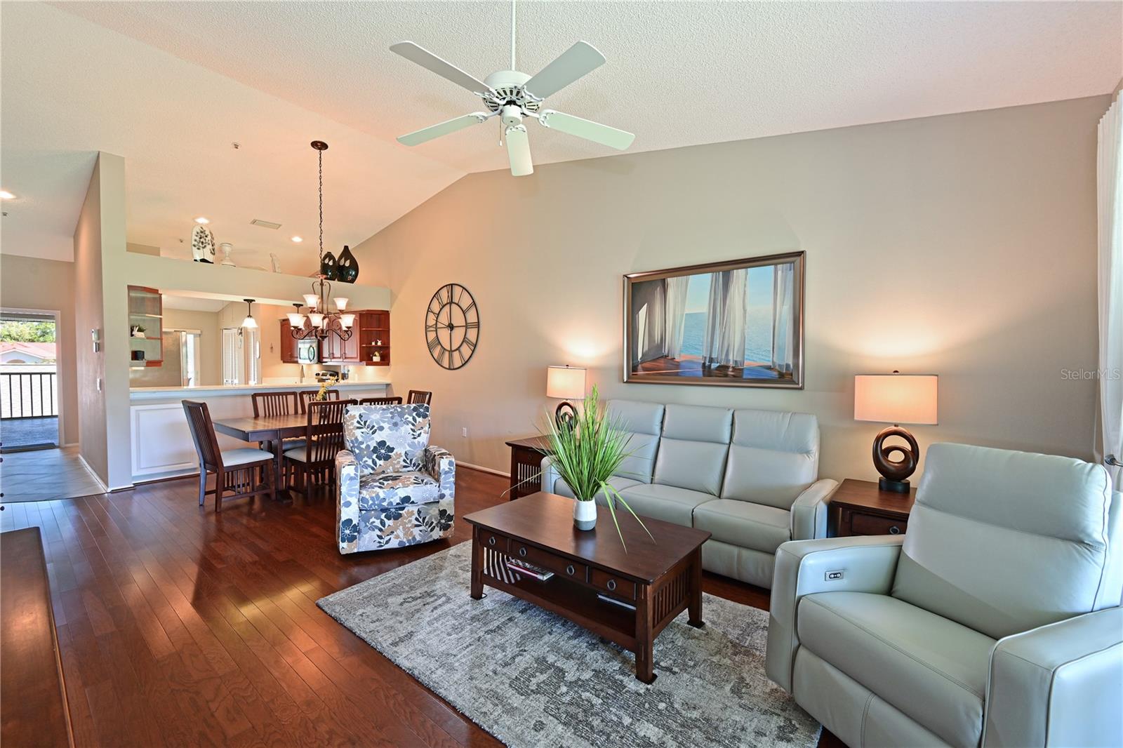 6912 DREWRYS BLF #608