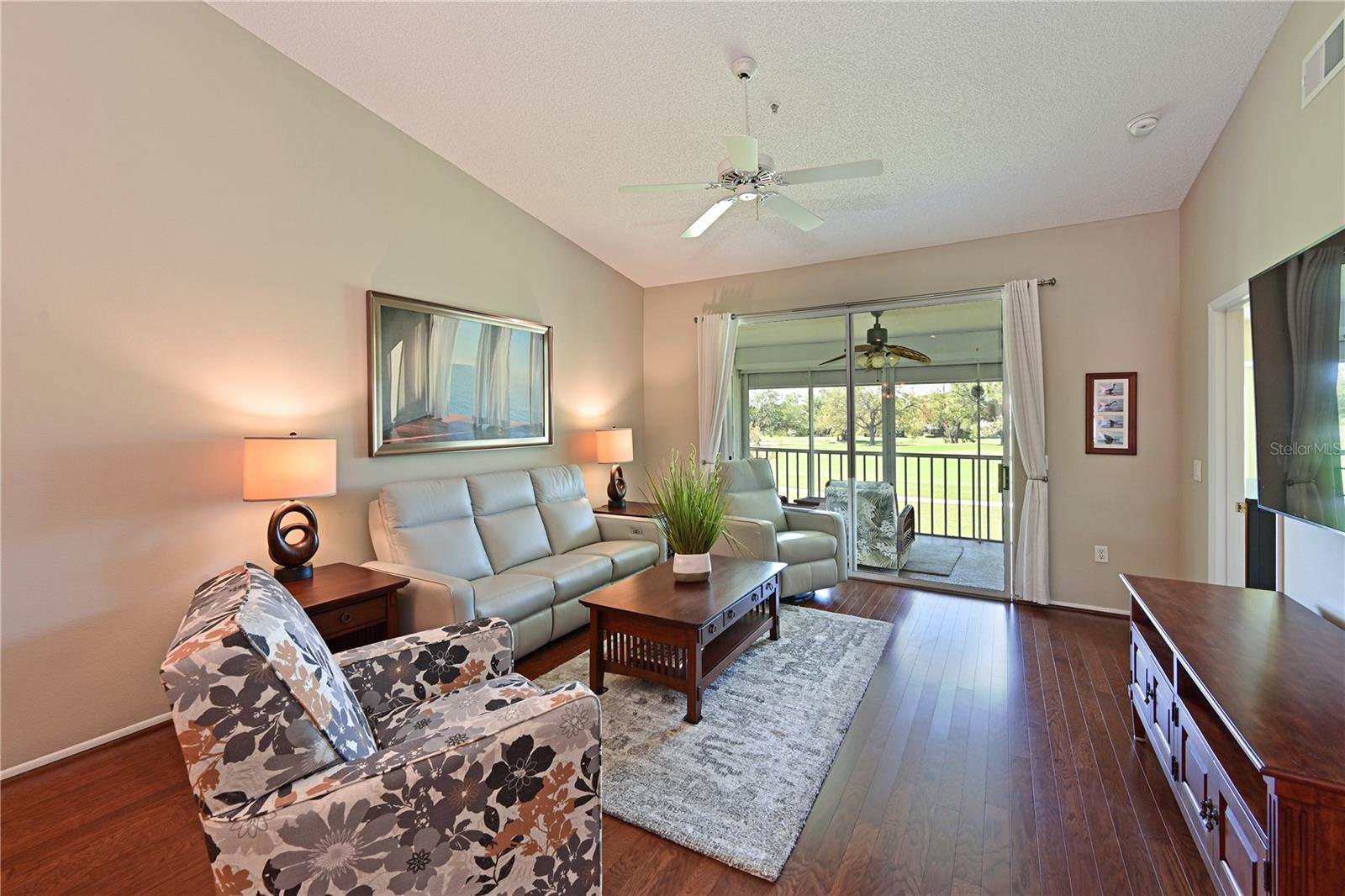 6912 DREWRYS BLF #608