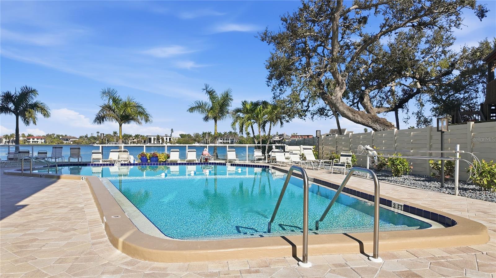 1355 S PORTOFINO DR #103