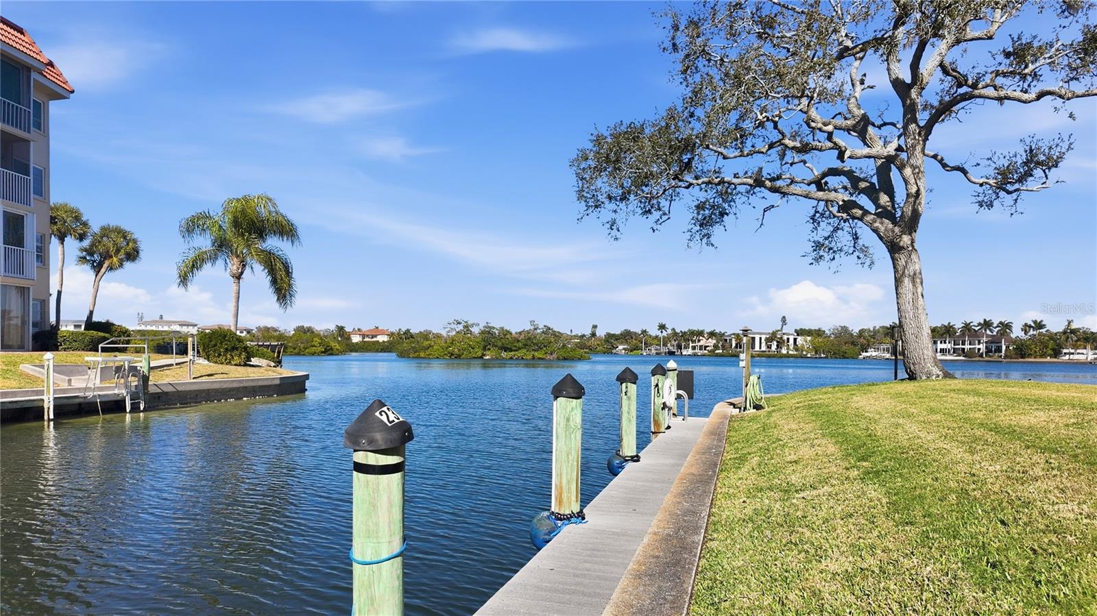 1355 S PORTOFINO DR #103