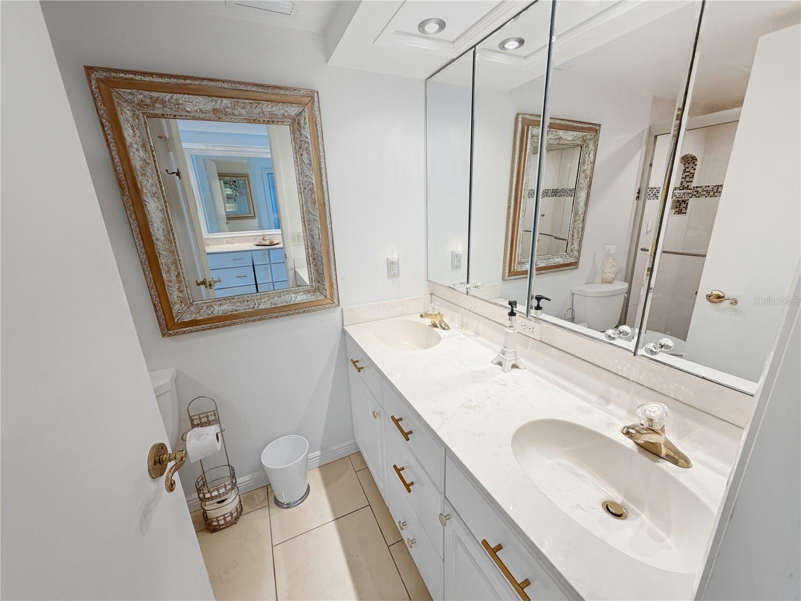 1355 S PORTOFINO DR #103