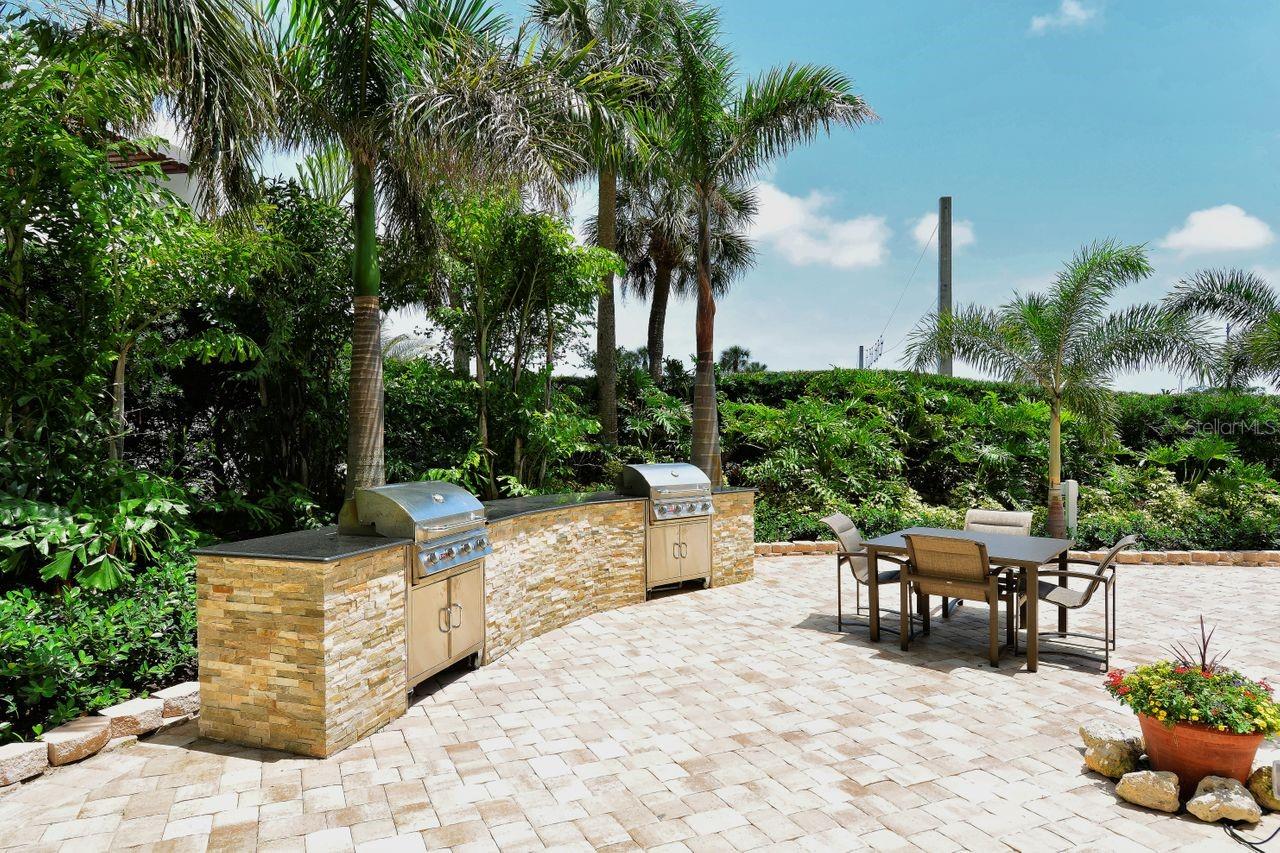 1111 N GULFSTREAM AVE #4E