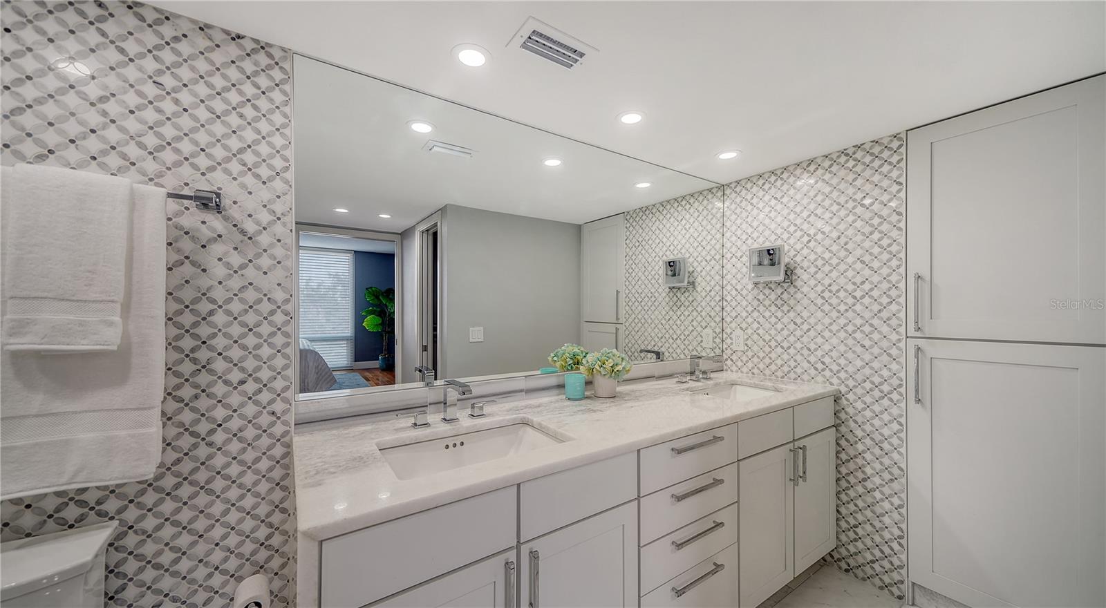 1111 N GULFSTREAM AVE #4E