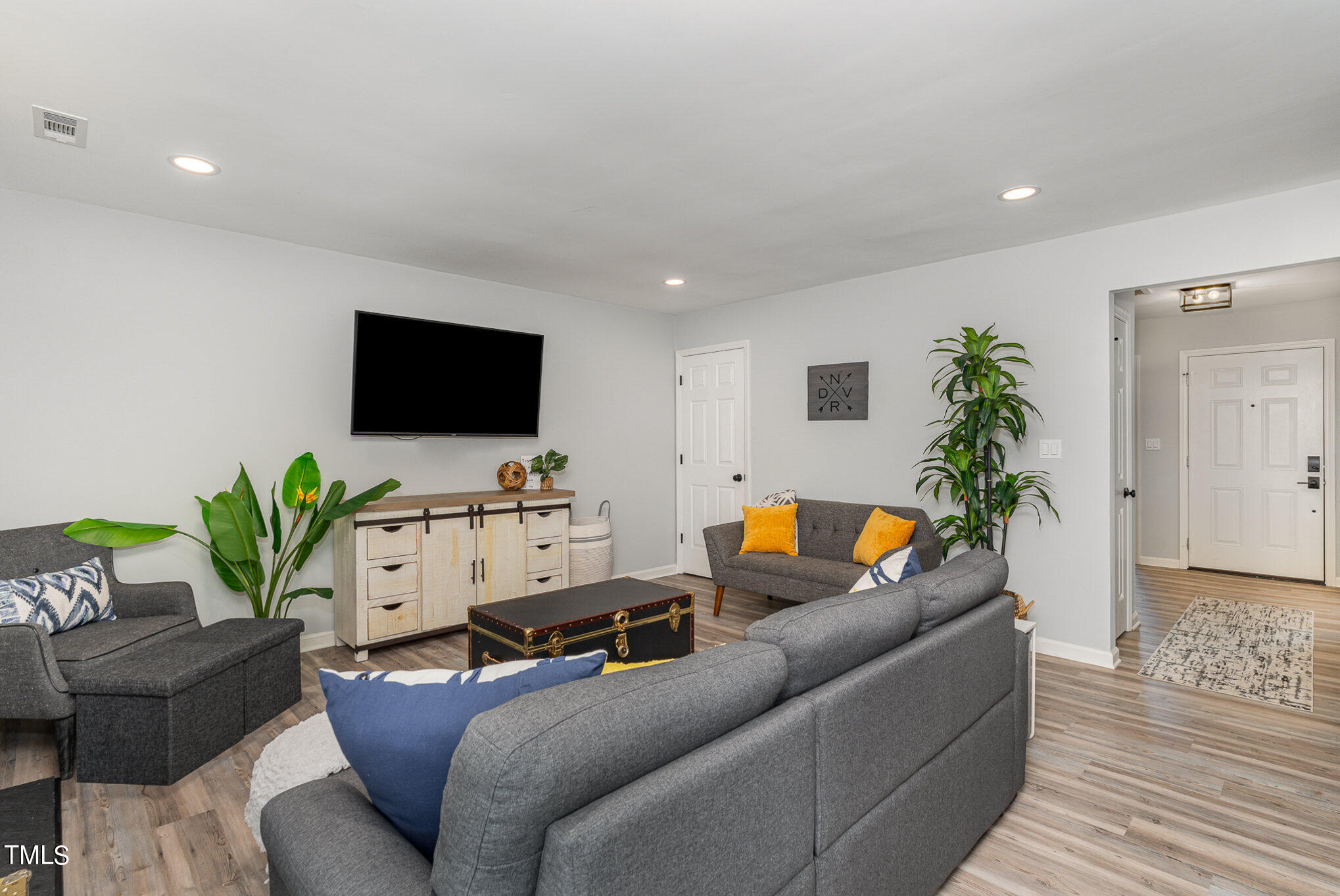 106 Weathersfield Drive