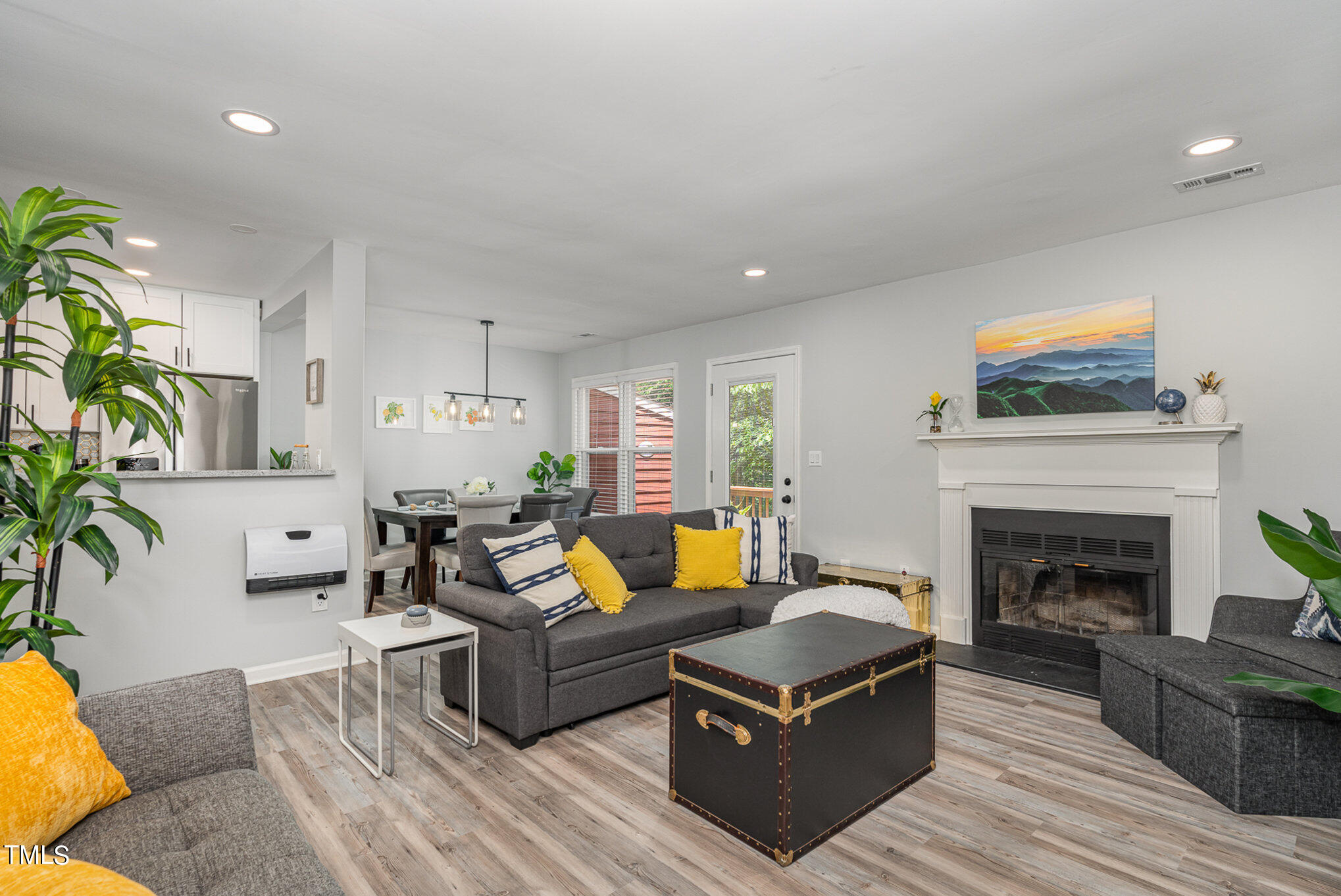 106 Weathersfield Drive