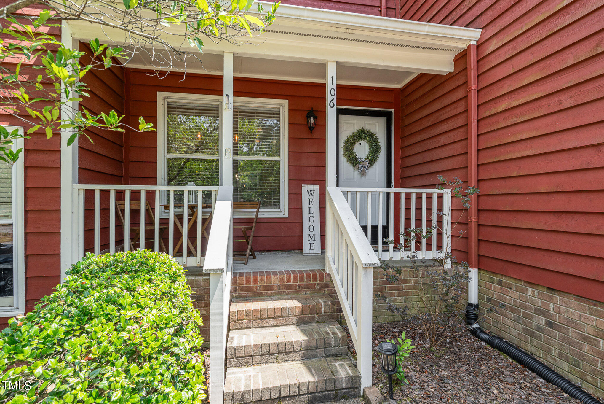106 Weathersfield Drive